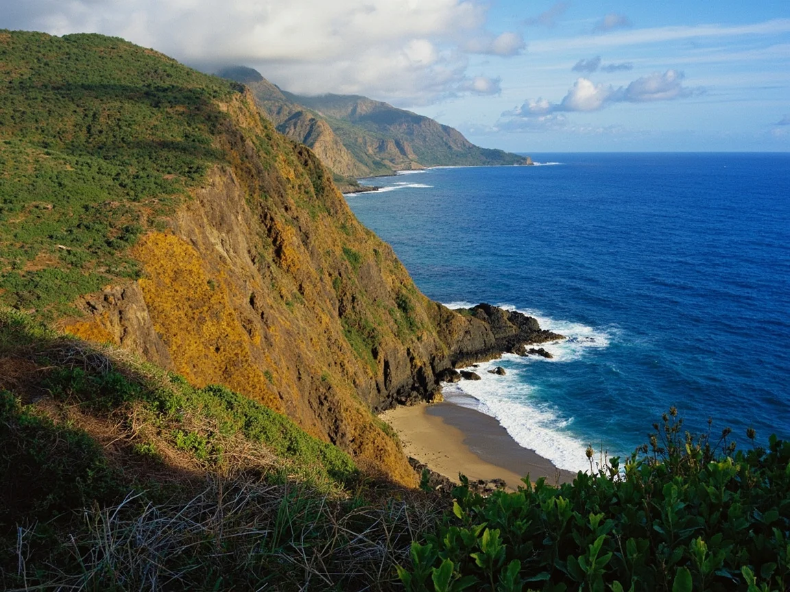 Molokai 岛 Kalaupapa 国家历史公园悬崖海岸线