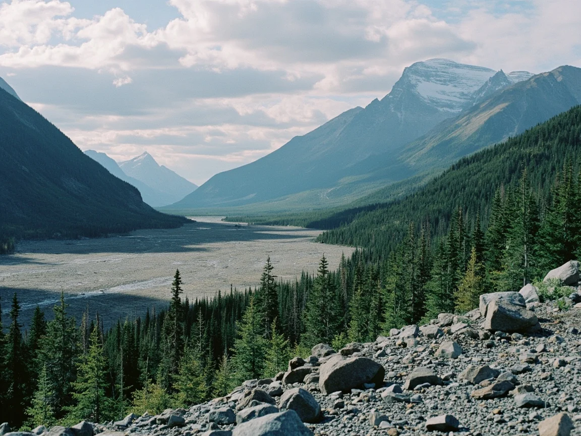 Keterangan gambar: Pemandangan salji dan glasier Wrangell-St Elias National Park